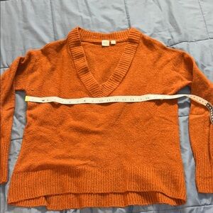 GAP Women's V-Neck Sweater in Rust color